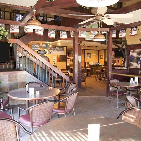 Canadas Best Value Inn Whitecourt Exterior photo