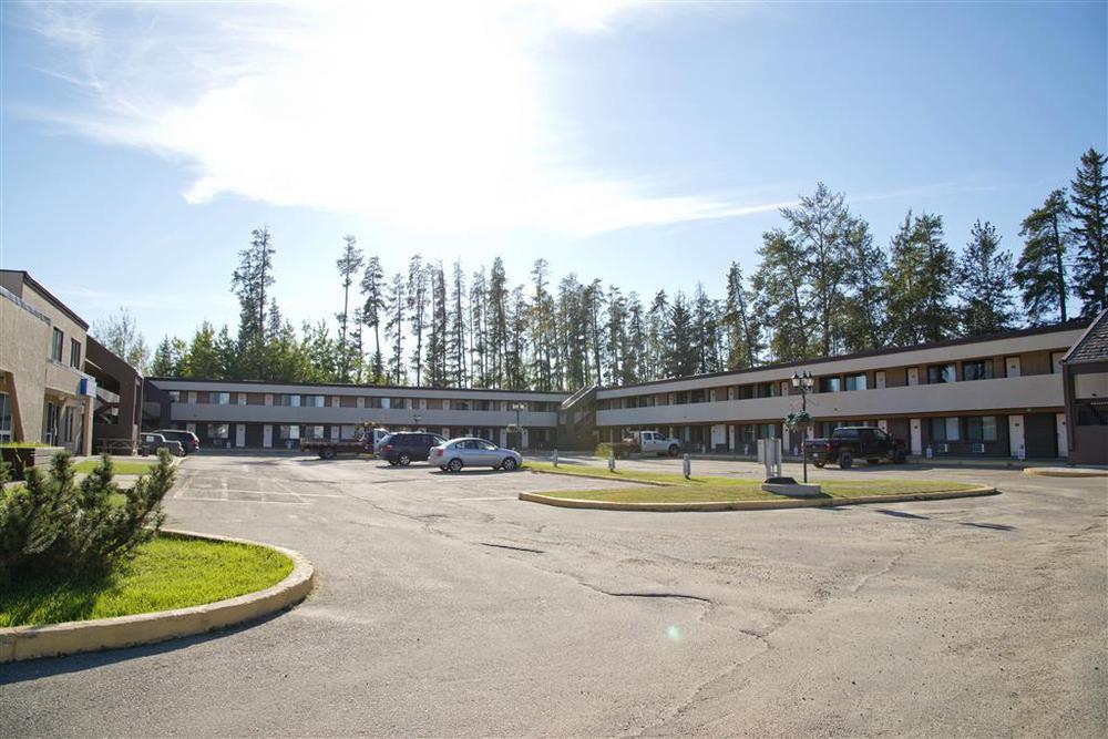Canadas Best Value Inn Whitecourt Exterior photo