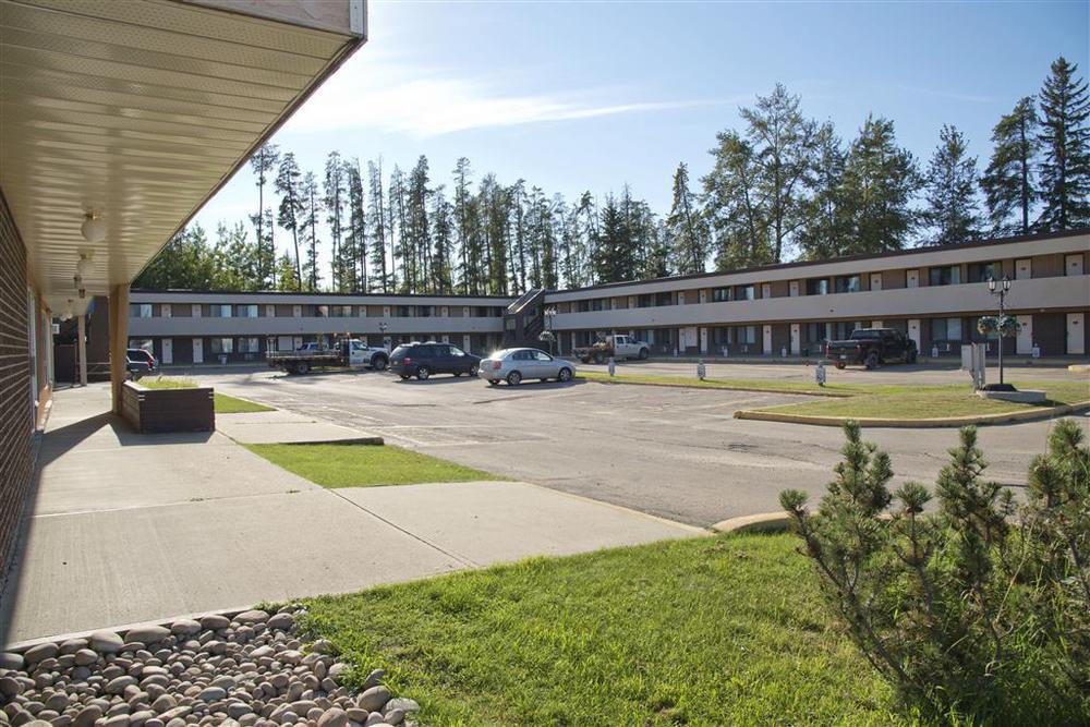 Canadas Best Value Inn Whitecourt Exterior photo