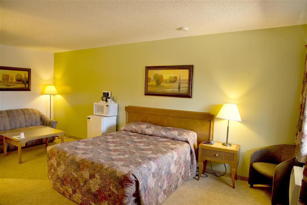 Canadas Best Value Inn Whitecourt Room photo