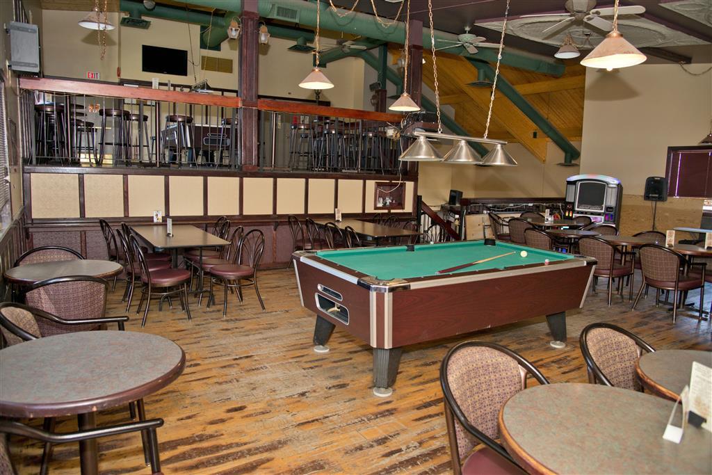 Canadas Best Value Inn Whitecourt Restaurant photo