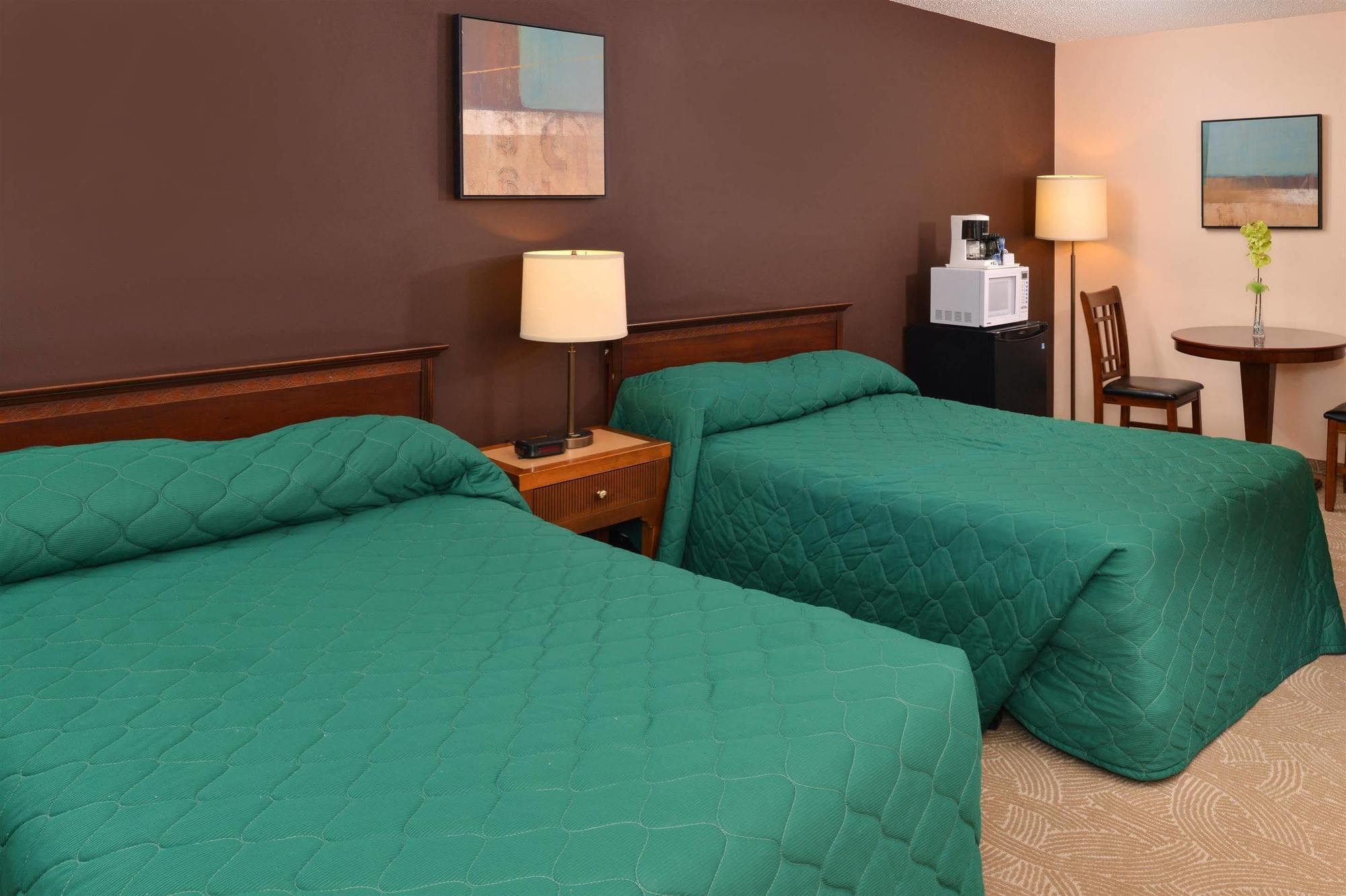 Canadas Best Value Inn Whitecourt Exterior photo