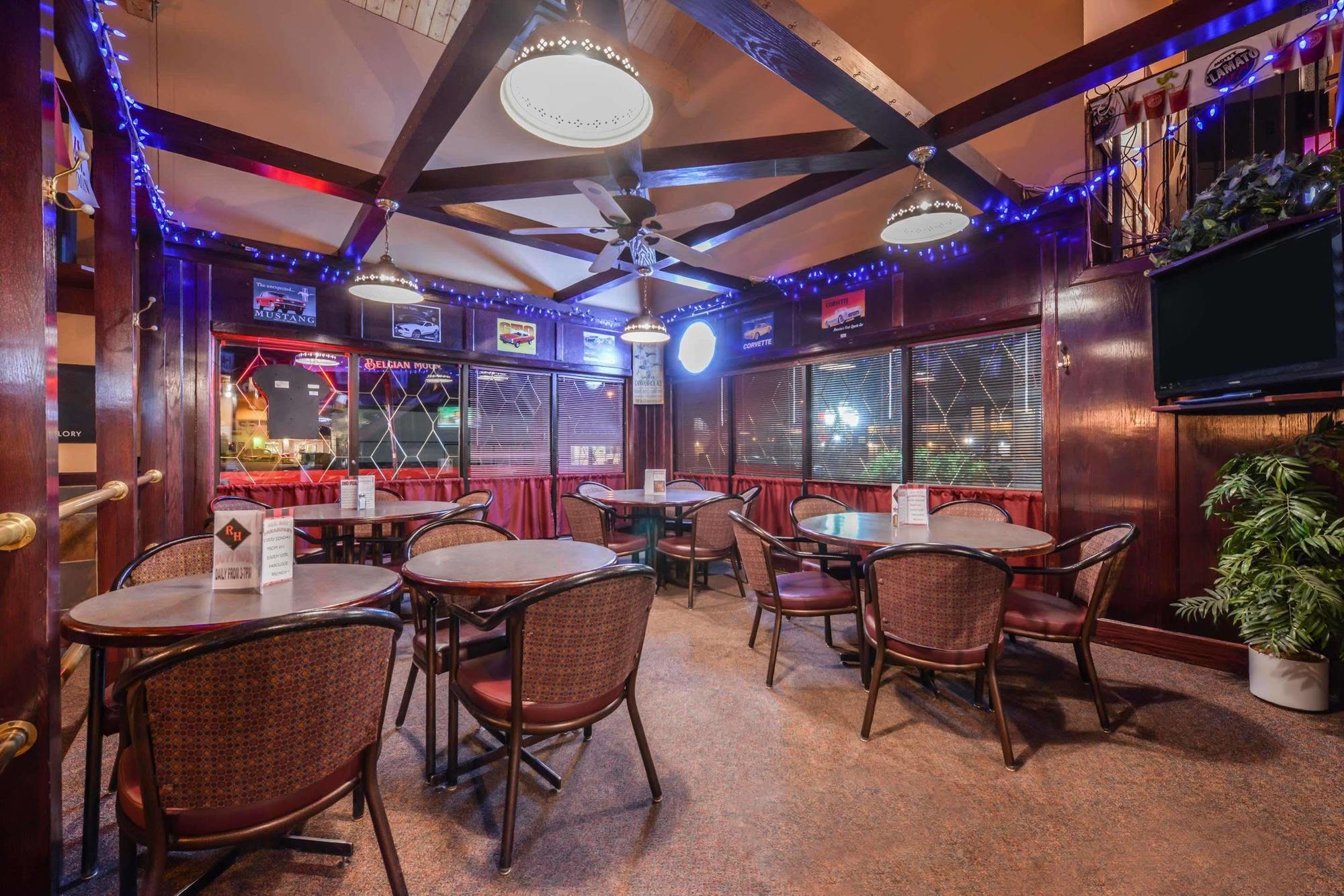 Canadas Best Value Inn Whitecourt Exterior photo