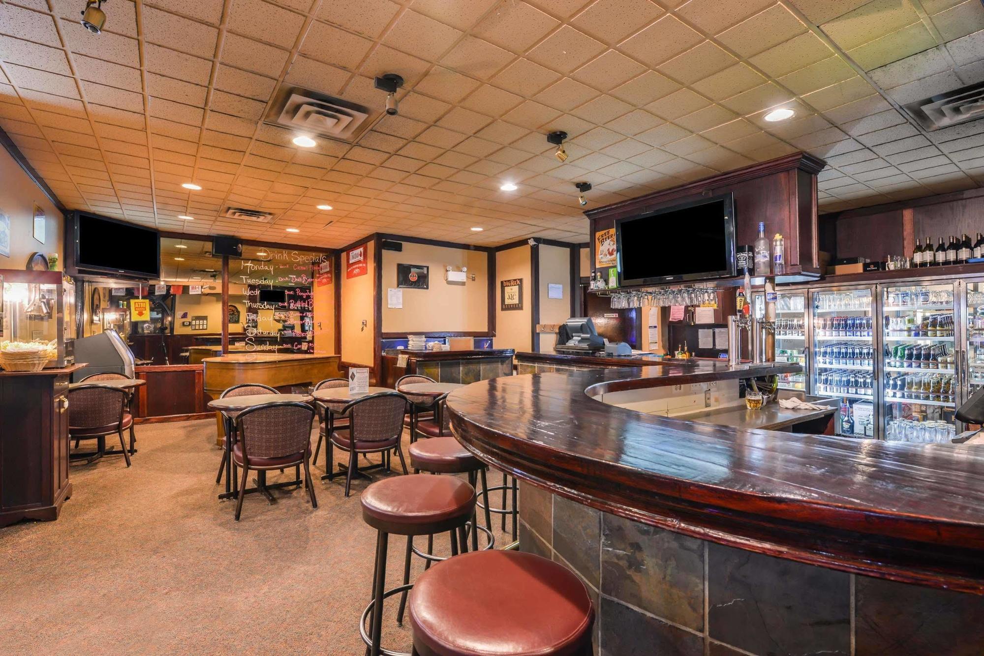 Canadas Best Value Inn Whitecourt Exterior photo