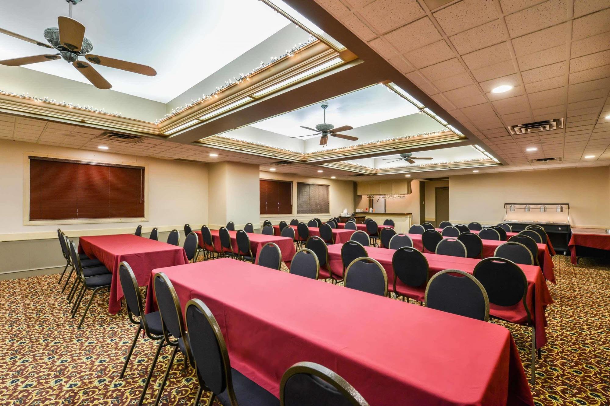 Canadas Best Value Inn Whitecourt Exterior photo