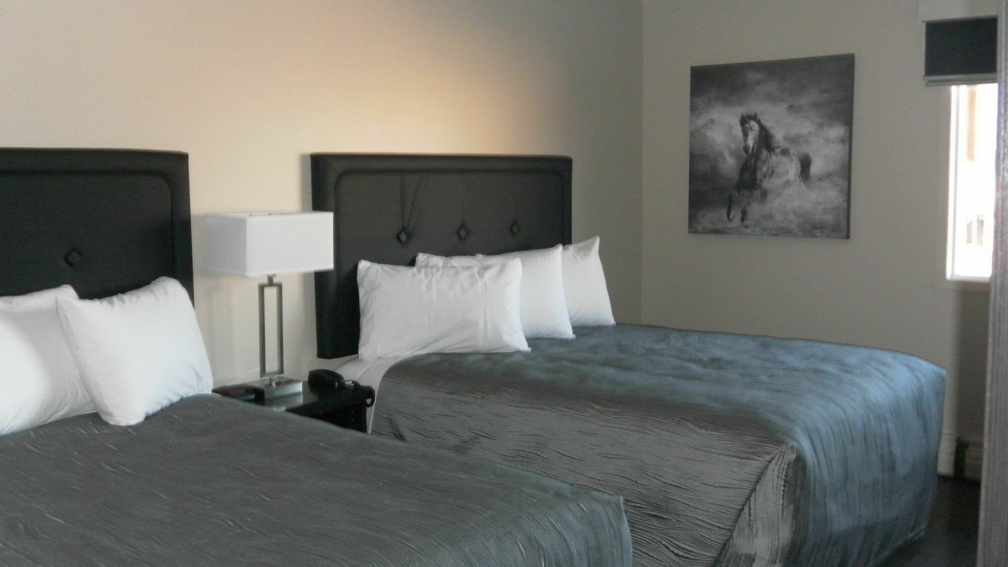 Canadas Best Value Inn Whitecourt Exterior photo